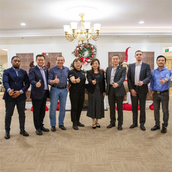 Local handicraft enterprise, using craftsmanship to create a unique and beautiful life